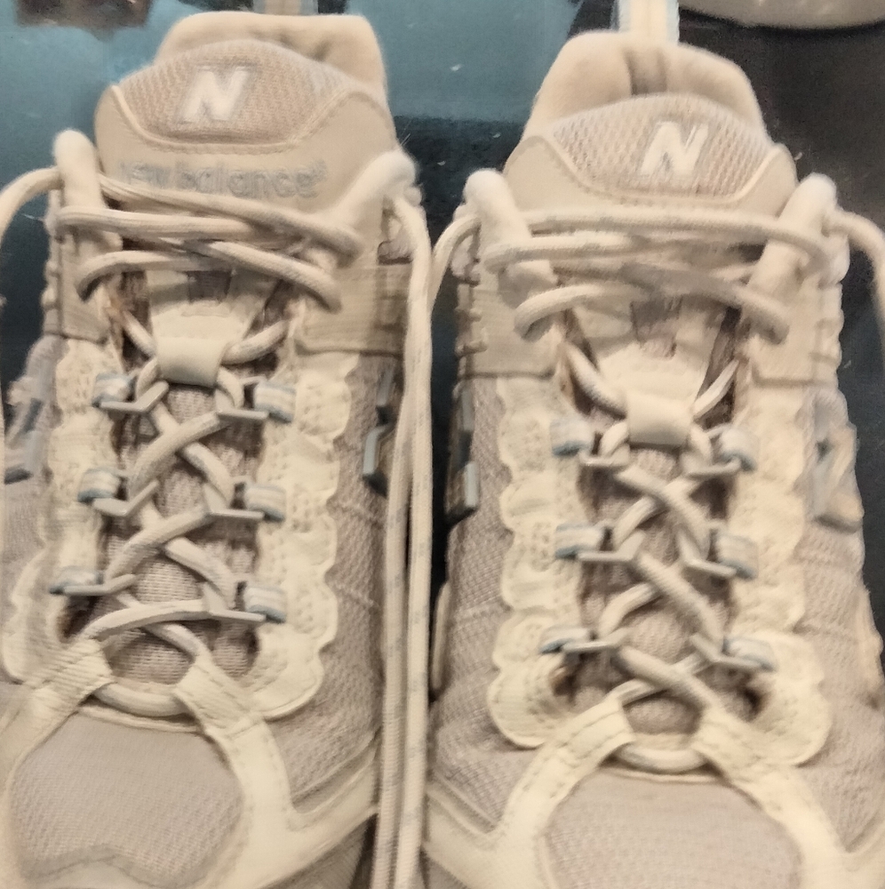 New balance tan/blue 91/2